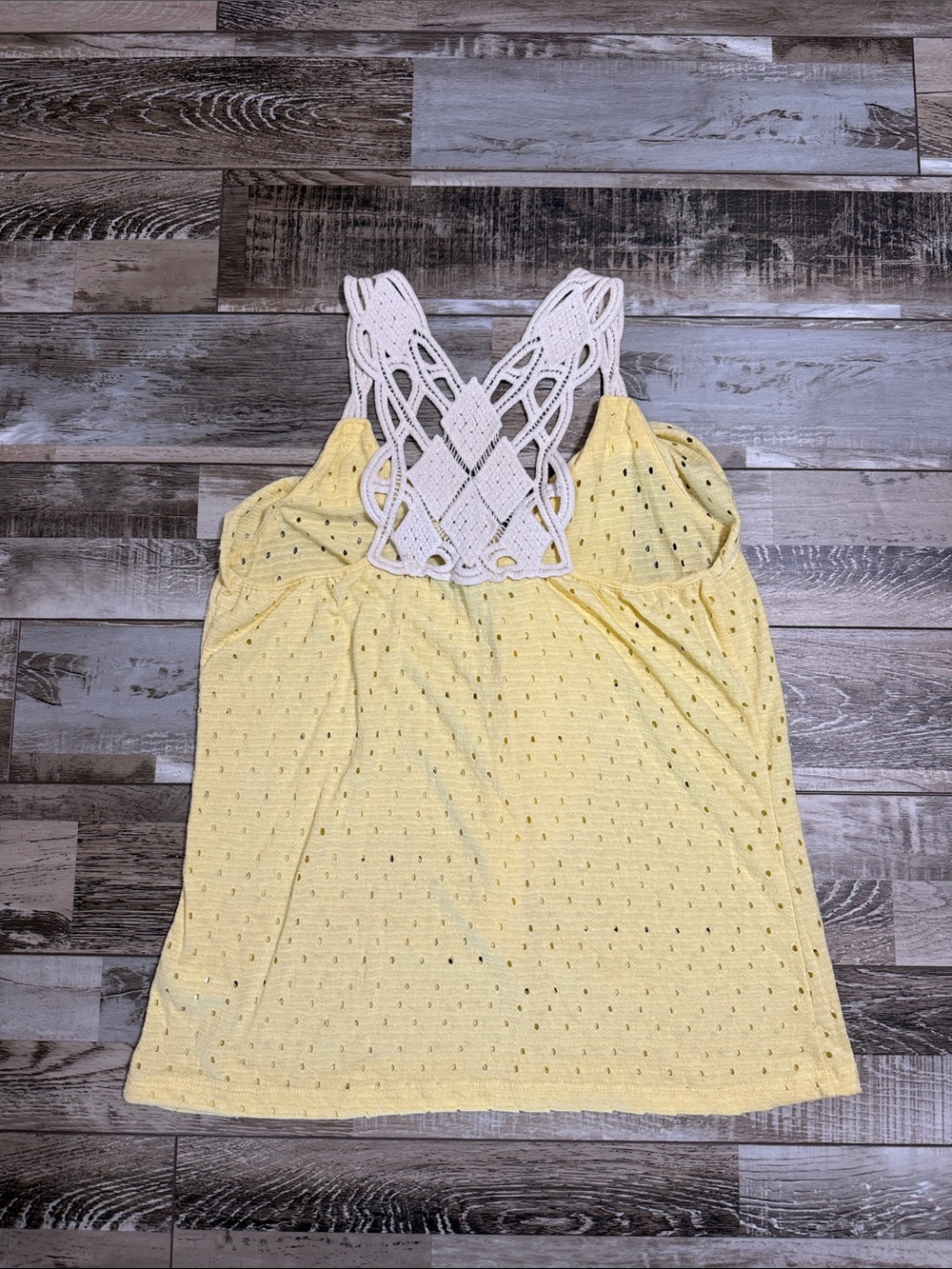 Crochet-Back Ruffle Eyelet Tank Top - Light Yellow - Picture 4 of 6